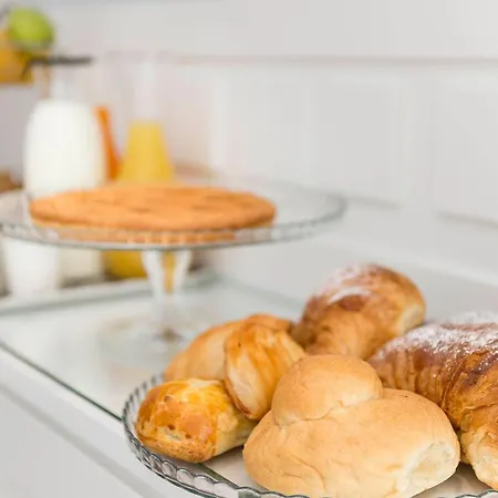 Alojamento de Acomodação e Pequeno-almoço Domusvelata 4*